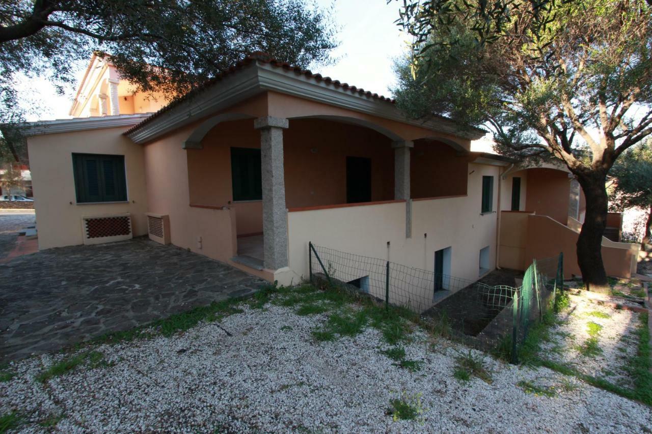 Residence La Funtana San Teodoro  Bagian luar foto
